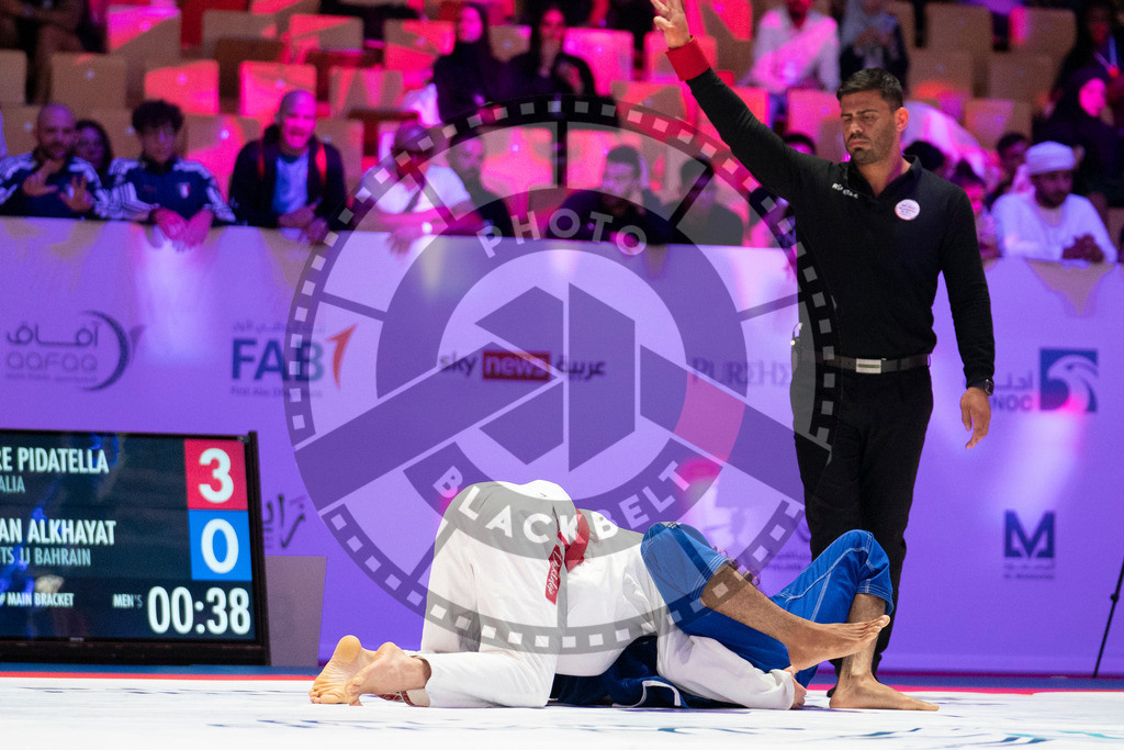 20231109PBB6195 | Fighters compete during the AJP World Professional Championship in the Mubadala Arena in Abu Dhabi, Arab United Emirates, on November 9, 2023.
