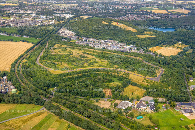 Duisburg230707135 | Luftbild, Bergehalde und Halde Rheinpreußen mit roter Geleucht-Grubenlampe, Gewerbegebiet Gutenbergstraße, Baerl, Duisburg, Ruhrgebiet, Nordrhein-Westfalen, Deutschland