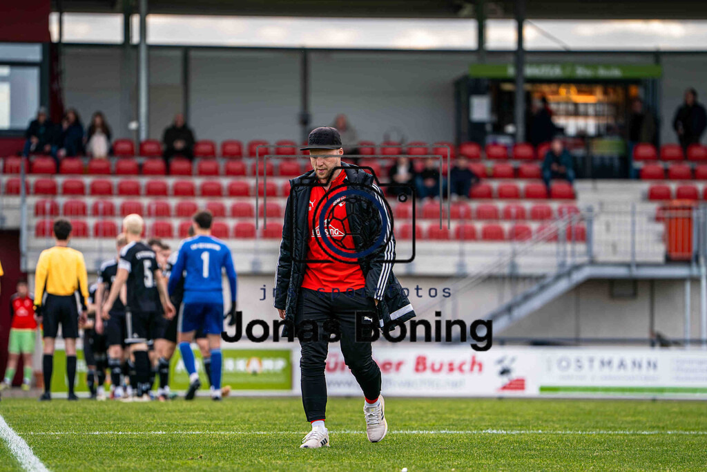 Fußball I Herren I Saison 2025-2026 I Bezirksliga Weser-Ems 4 I 19. Spieltag I VfL Oythe - SW Osterfeine I 06485 | jns.sportfotos - Realisiert mit Pictrs.com