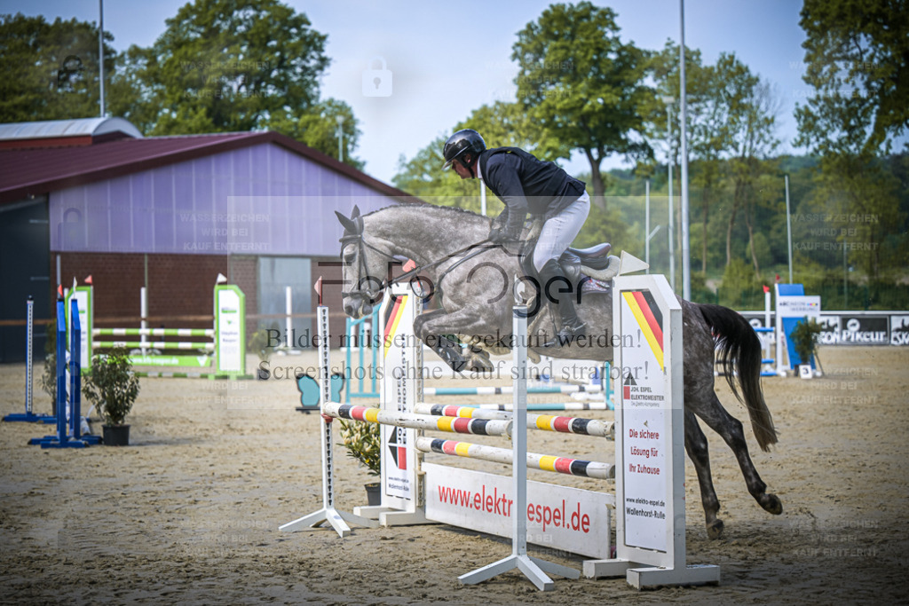 DOS_6400 | Entdecke hochwertige Reitturnierfotos von Foto Oger. Professionell, emotional und authentisch – jetzt Lieblingsmomente im Shop bestellen. - Realisiert mit Pictrs.com