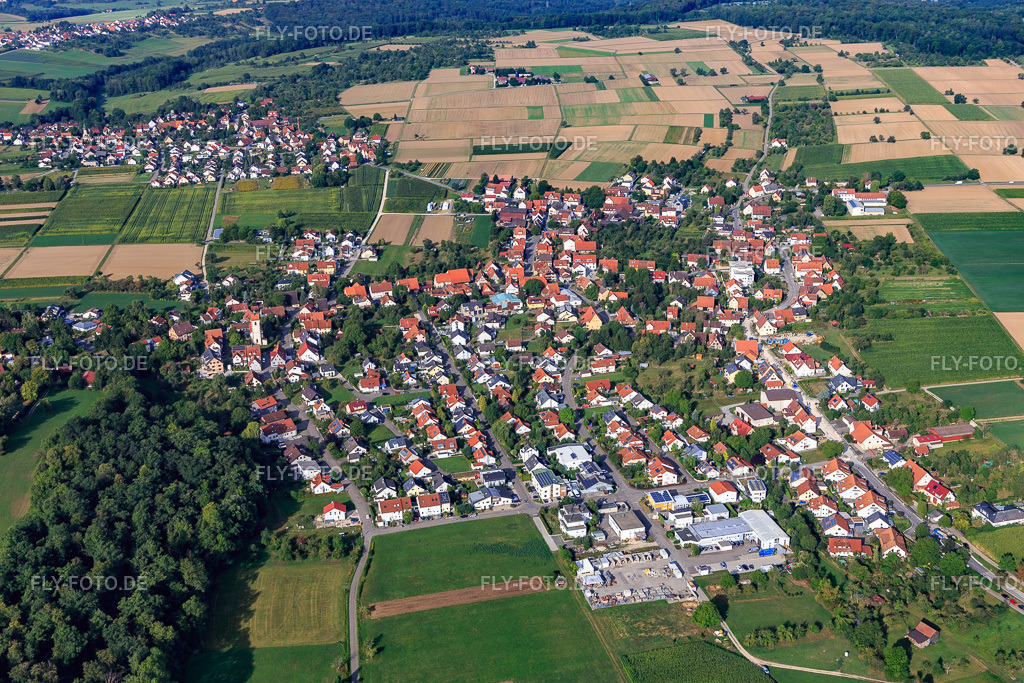 Ortsansicht von Osten | Luftbild: Ortsansicht von Osten im Ortsteil Mähringen in Kusterdingen im Bundesland Baden-Württemberg in Deutschland. Foto: IMG_008655.jpg vom 27.08.2020 durch Werner Riehm/FLY-FOTO.de - Realisiert mit Pictrs.com