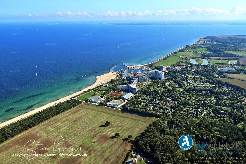 Luftbilder Ostseeresort Damp - Ursprünglich war Damp eine kleine, ländliche Siedlung | Das Ostsee Resort Damp ist ein Ferienort in Damp, einem Ortsteil der Gemeinde Eckernförde in Schleswig-Holstein, Deutschland. Ursprünglich war Damp eine kleine, ländliche Siedlung, die sich im Laufe der Zeit zu einem beliebten Ferienresort entwickelte. 