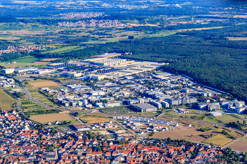 Luftbild: Industriegebiet Süd mit SAP Deutschland SE & Co. KG (WDF21) in Walldorf im Bundesland Baden-Württemberg in Deutschland. Foto: IMG_51869.jpg vom 18.08.2012 durch Werner Riehm/FLY-FOTO.deWWW.SAP.COM