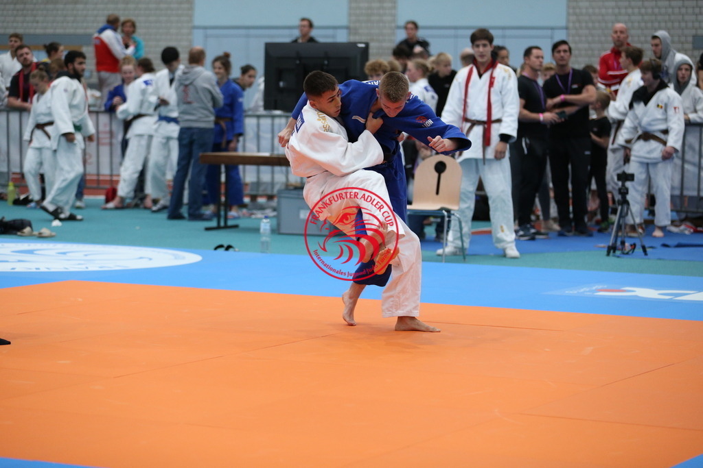 AT3Y0817 | Fotos vom Adler Cup - Pictures from Adler Cup

Hier findet Ihr alle Eindrücke und großen Momente der Adler Cup Wochenenden. Here you will find all impressions and great moments of the Adler Cup weekends. - Realisiert mit Pictrs.com