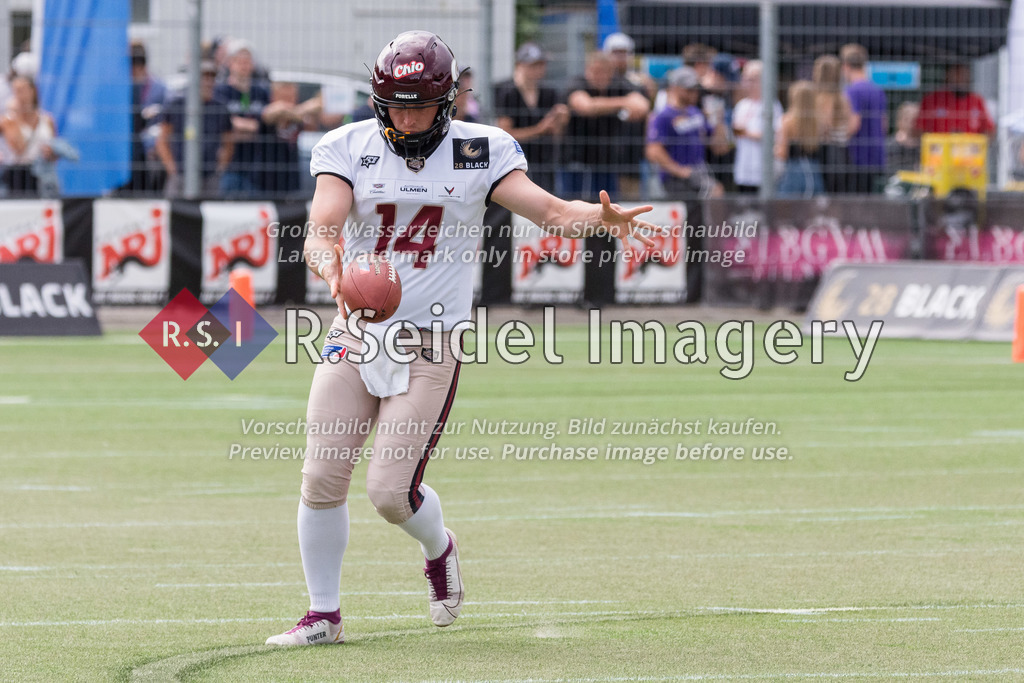 American Football, Saison 2022, European League of Football (ELF), Hamburg Sea Devils - Rhein Fire, Stadion Hoheluft (Hamburg), 03.07.2022, 5. Gameweek | Maximilian Eisenhut (#14, Rheinfire, Kicker)