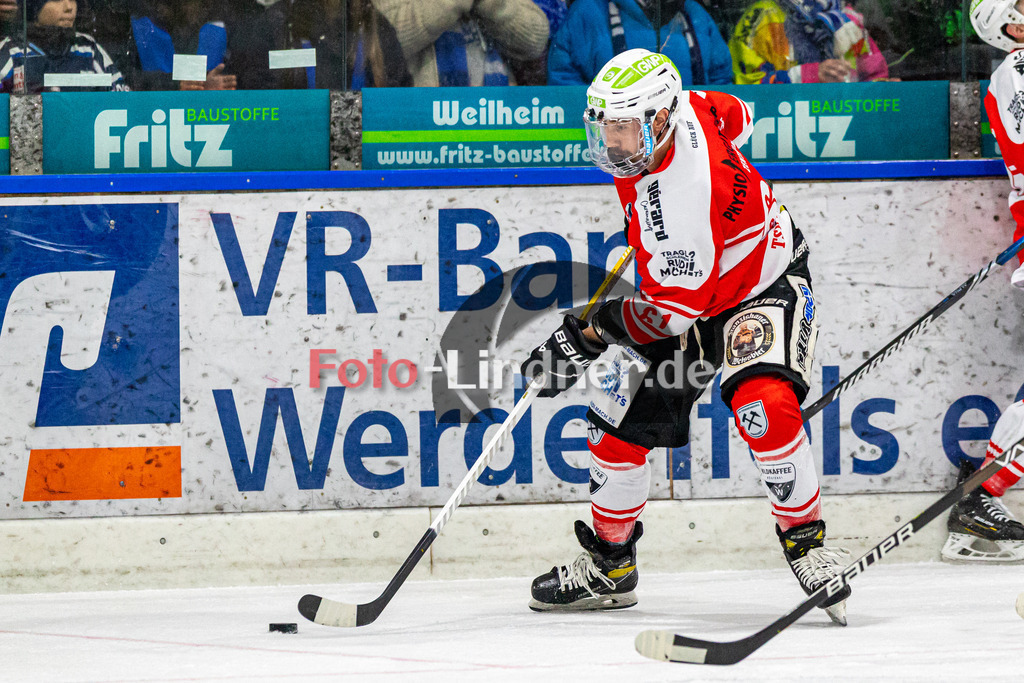 Spiel 5 Viertelfinale TSV Peißenberg Miners vs HC Landsberg Riverkings | Eishockey Bayernliga Playoffs 2023/2024, Spiel 5 Viertelfinale TSV Peißenberg Miners vs HC Landsberg Riverkings, 20240301,
Martin ANDRÄ (Miners 61) in Aktion,
2024-03-01 in Peißenberg (Eisstadion)
61 Martin ANDRÄ (Miners 61)
Copyright: WolfgangxLindner foto-lindner.de