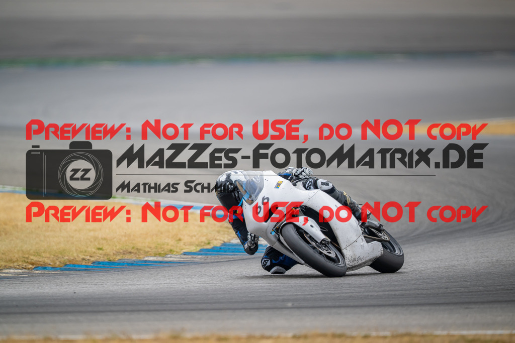 MaZZes-Fotomatrix-20260809-578092 | R1
