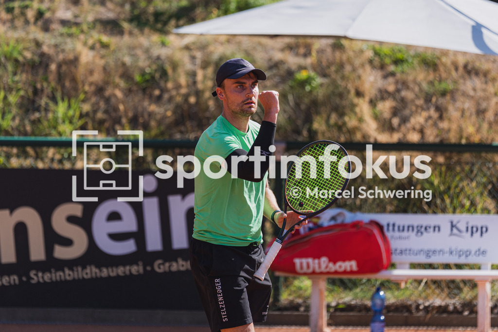 Wuppertaler Tennis-Stadtmeisterschaften | Jan Henri Augustat (Bayer Wuppertal) beim Jubel. Herren-Finale der Wuppertaler Tennis-Stadtmeisterschaften, Wuppertal, 09.08.2026. - Realisiert mit Pictrs.com