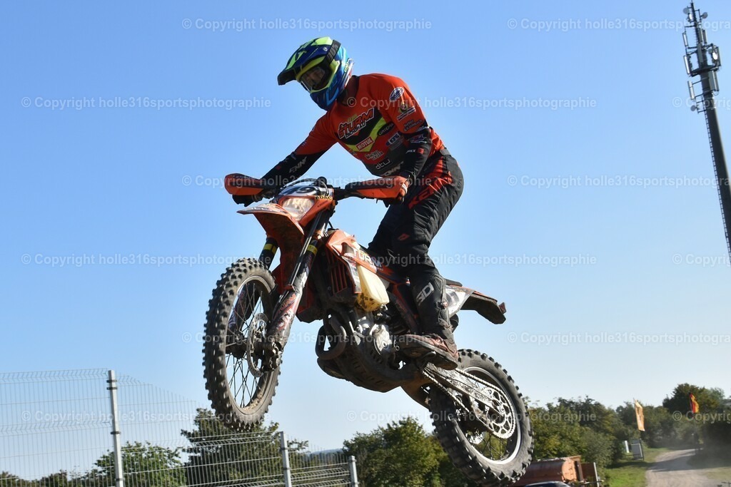 DSC_0586 | Sportfotografie , Motorsport, Motoross, Reitsport, Mointainbike, Enduro,
Landschaft , Outdoor, Eventfotografie, Landschaft, Bilder online bestellen - Realisiert mit Pictrs.com