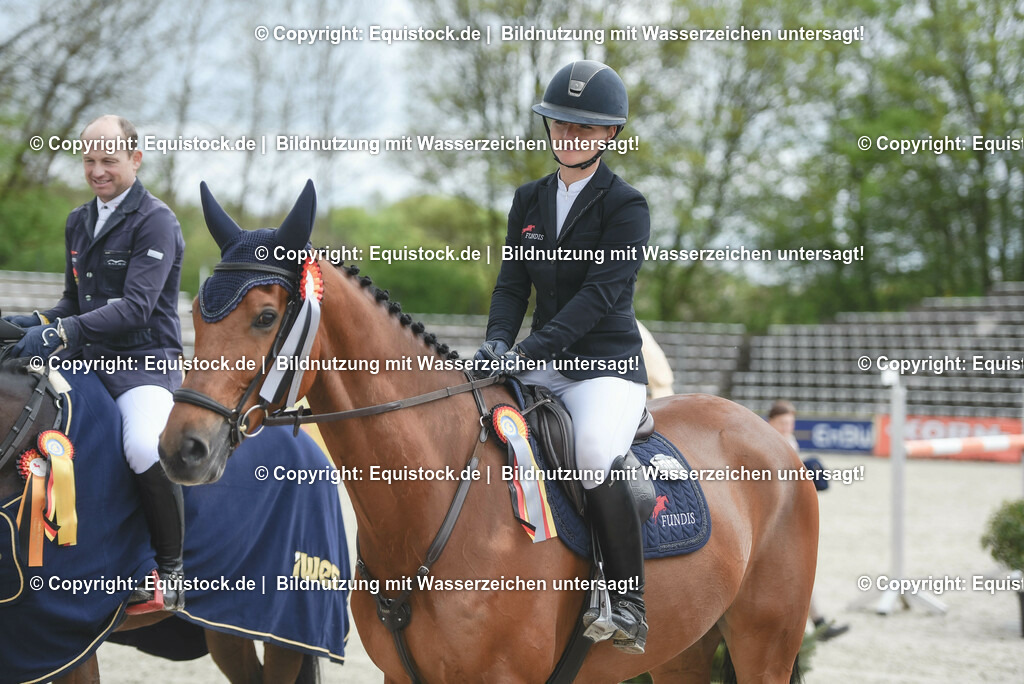 20230514_CCI4_Springen_0443 | equistock