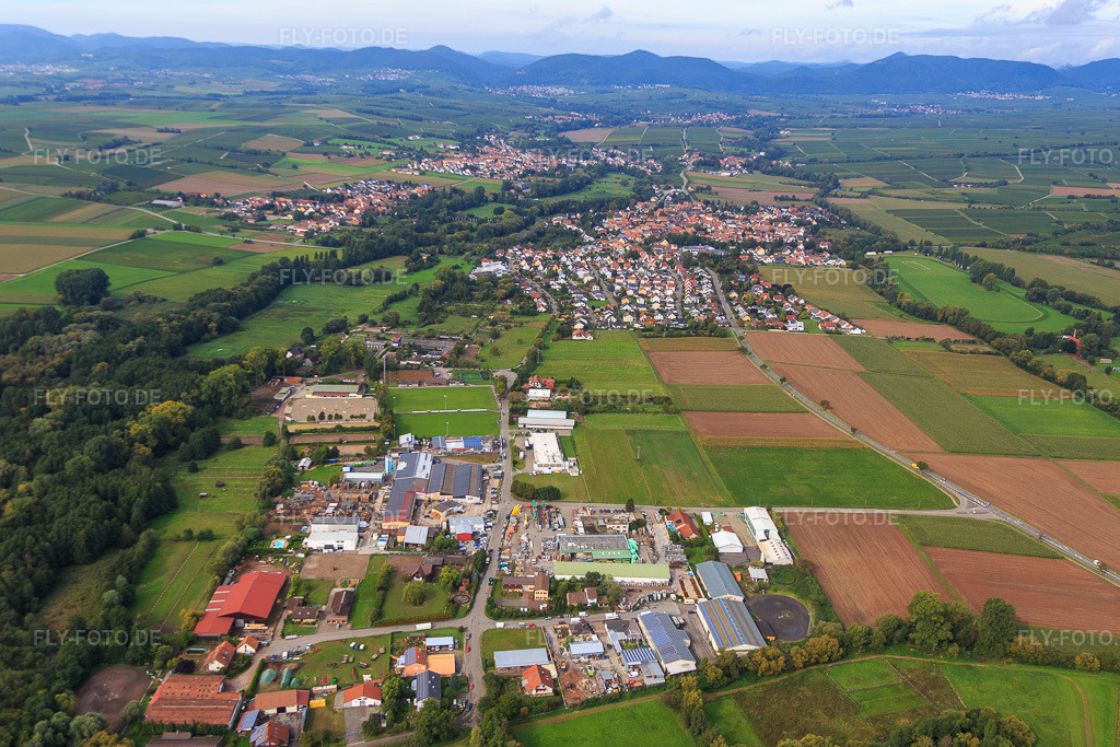Luftbild: Gewerbegebiet Industriestraße von Osten in Billigheim-Ingenheim im Bundesland Rheinland-Pfalz in Deutschland. Foto: IMG_072737.jpg vom 19.09.2014 durch Werner Riehm/FLY-FOTO.de