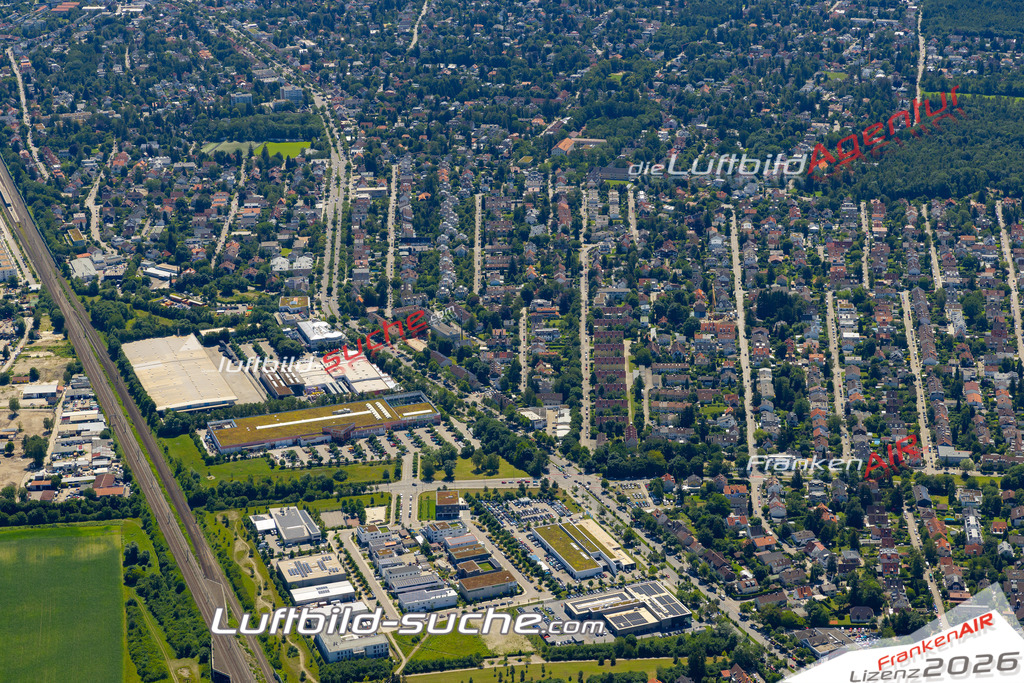 Aktuelles Luftbild von Waldtrudering München - Die Luftaufnahme wurde 2022 mittels UL-Flugzeug erstellt ( keine Drohne ) - hochauflösende Kamera-Systeme von  Canon -Beste Qualität - Für grossformatige Ausdrucke geeignet. Die Geschenkidee !