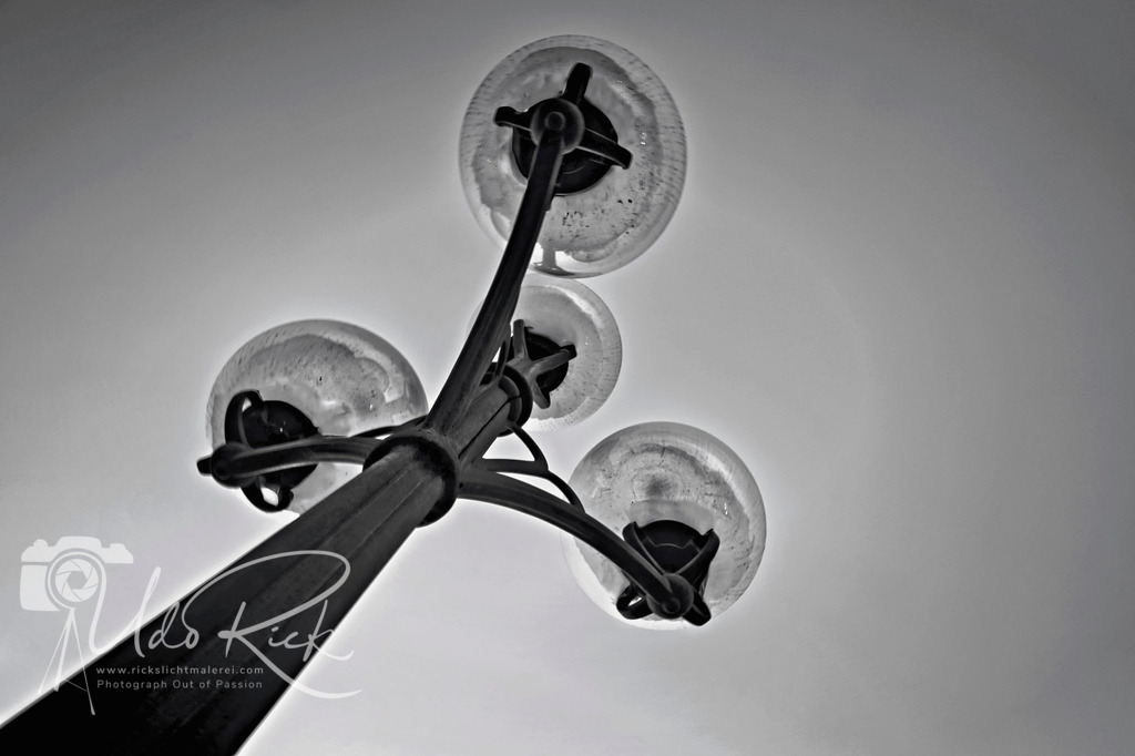 Licht | Entdecken Sie Fotografie aus Leidenschaft: Auftragsfotografie, HD-Fotos, Geschenkartikel aus Ihren Bildern und vieles mehr. Beauftragen Sie uns für besondere Momente!