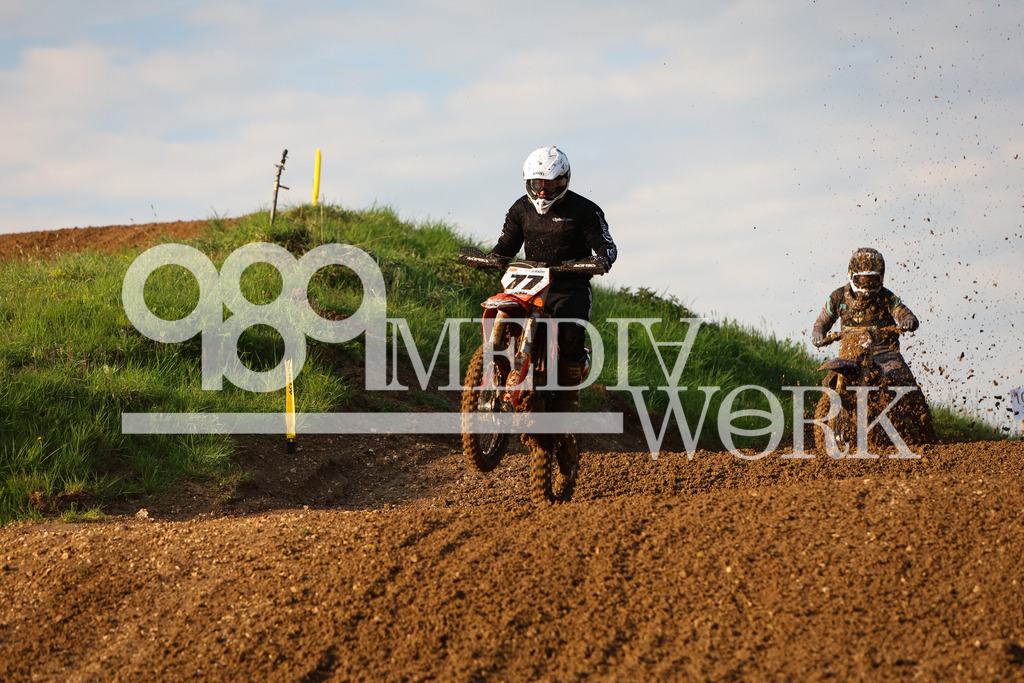 5E6A9462 | 989 MEDIAWORK