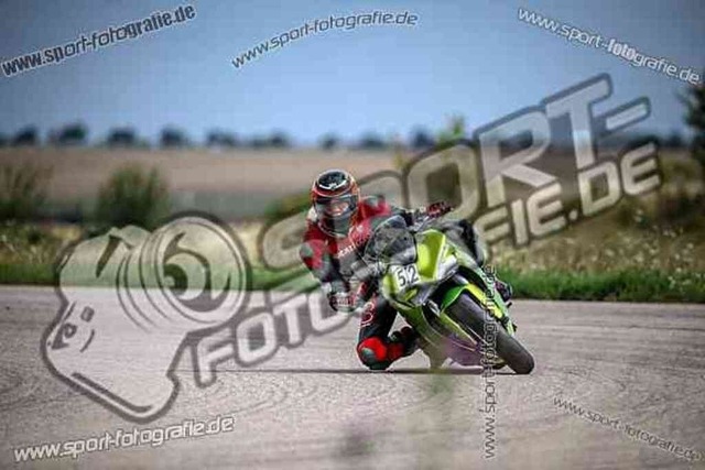 pubi4958 | Professionelle Fotos von Sportveranstaltungen, aber auch Hochzeiten und anderen Events. - Realisiert mit Pictrs.com