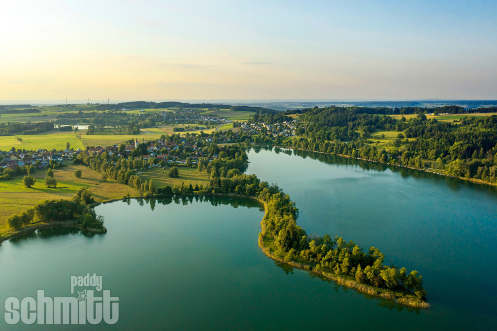 PS-Illmensee-2026-01 | Entdecke die größte Bildgalerie der Region mit Fotografien aus dem Allgäu, der Bodenseeregion, Oberschwaben, dem Donautal und der Schwäbischen Alb. Landschaften, Luftaufnahmen und Reisefotografie als Wandbild und Fotokunst. - Realisiert mit Pictrs.com