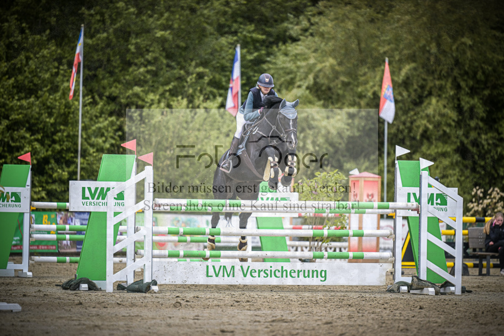 DOS_4241 | Entdecke hochwertige Reitturnierfotos von Foto Oger. Professionell, emotional und authentisch – jetzt Lieblingsmomente im Shop bestellen.Deutschlandweite Turnierfotografie. - Realized with Pictrs.com