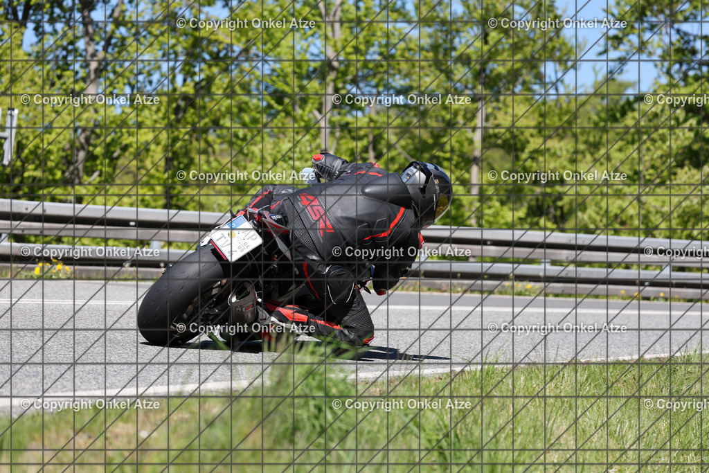 IMG_9813 | Fotograf am Kyffhäuser. Onkel Atze. Kyffhäuser Rennstrecke. Café36. Motorsportfotografie. - Realisiert mit Pictrs.com