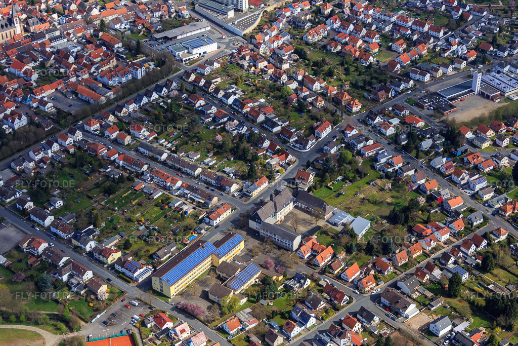 Luftbild: Goethestraße mit Gesamtschule Goetheschule | Kooperative Gesamtschule des Landkreises Darmstadt-Dieburg und Goetheschule-Halle sowie Freiwillige Feuerwehr Stadt Dieburg in Dieburg im Bundesland Hessen in Deutschland.Foto: IMG_077306.jpg vom 12.04.2015 durch Werner Riehm/FLY-FOTO.deGoetheschule DieburgFeuerwehr Dieburg - Unsere Freizeit für Ihre Sicherheit