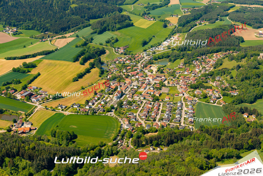 Das Luftbild zeigt :  Zell - Die Luftaufnahme wurde 2024 vom UL-Flugzeug aus erstellt ( keine Drohne ) - Hochauflösende Luftaufnahme - Für grossformatige Ausdrucke geeignet. Die Geschenkidee !Mit Lizenz und Bildrechte bestellbar
