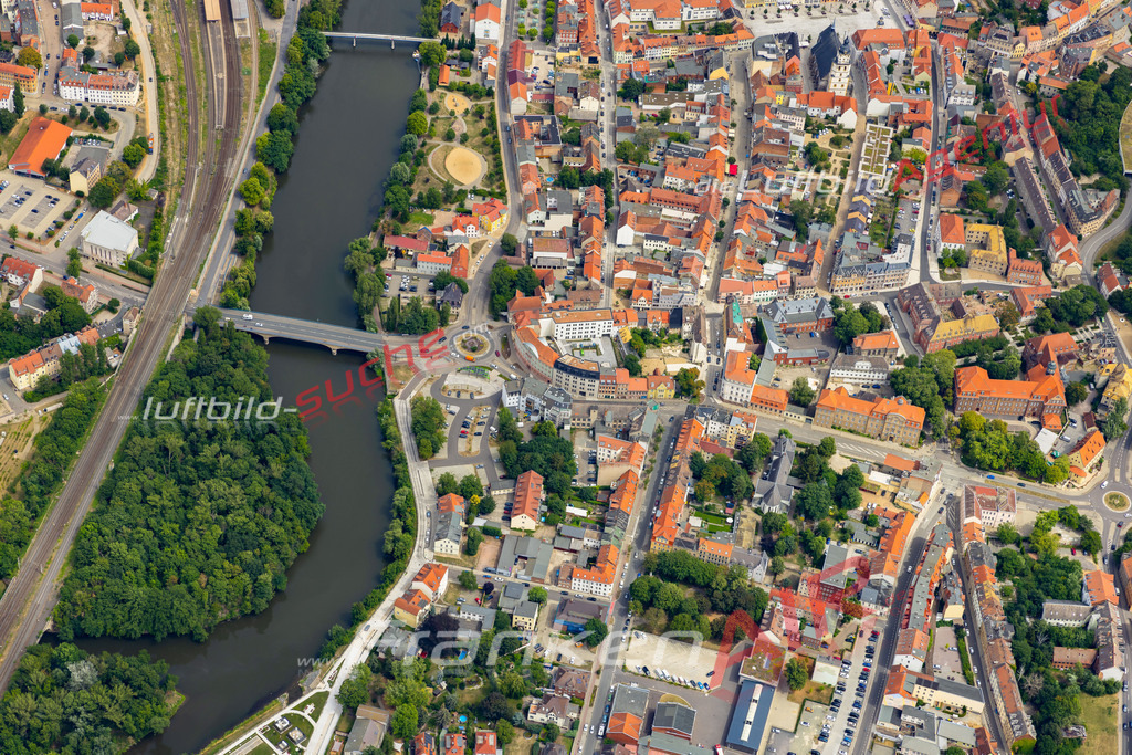 weissenfels-luftbild-2022-6296 | Aktuelles Luftbild von  Weißenfels - Die Luftaufnahme wurde 2022 mittels UL-Flugzeug erstellt ( keine Drohne ) - hochauflösende Kamera-Systeme von  Canon -
Beste Qualität - Für grossformatige Ausdrucke geeignet. Die Geschenkidee !