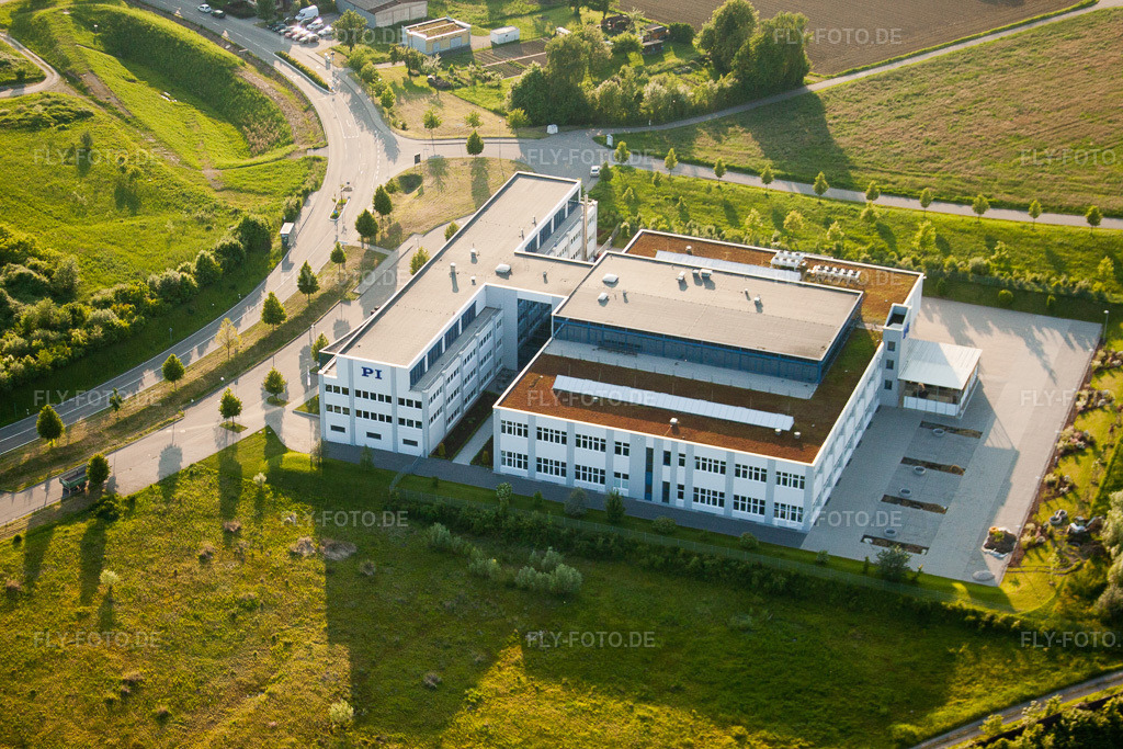 Luftbild: PI Physik Instrumente GmbH im Ortsteil Stupferich in Karlsruhe im Bundesland Baden-Württemberg in Deutschland. Foto: IMG_27567.jpg vom 23.05.2010 durch Werner Riehm/FLY-FOTO.de