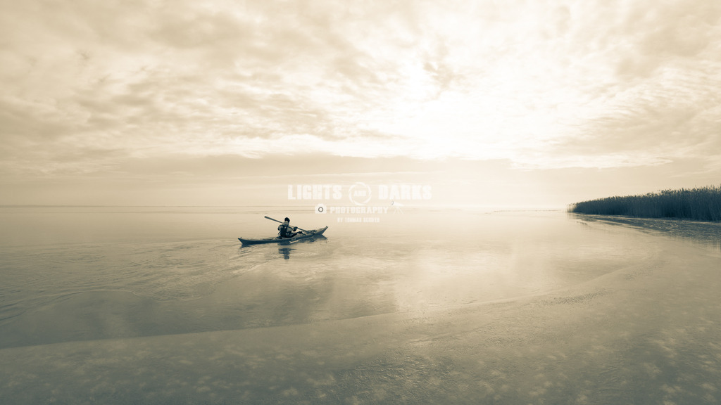 Paddeling the seven frozen seas | Ice paddeling at Lake Neusiedl (Austria) - Realisiert mit Pictrs.com