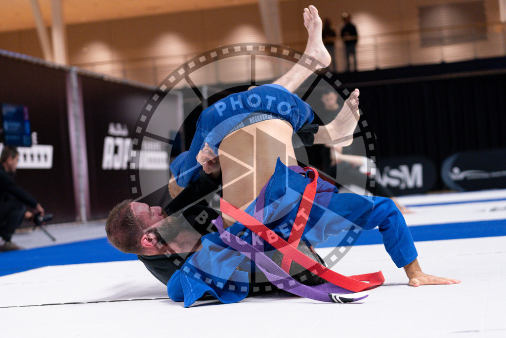 20241013PBB3169 | Athletes compete during the AJP Tour Europe Continental Jiu-Jitsu Amateurs & Masters Championship on October 13, 2024 in Almere near Amsterdam, Netherlands. © Chiara Dazi / photoblackbelt