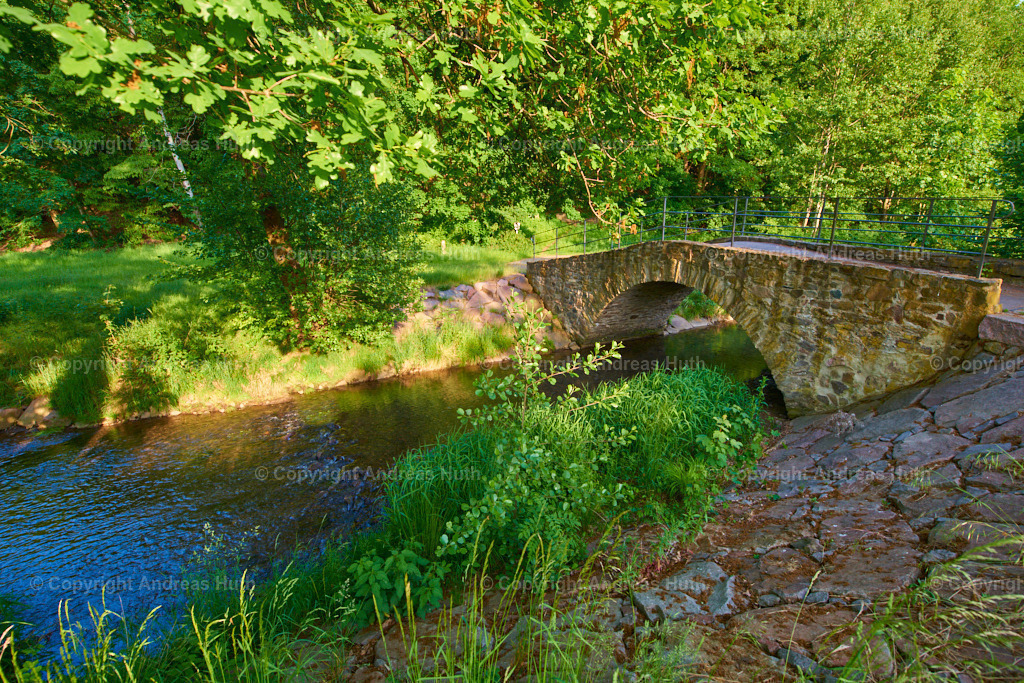 Eine denkmalgeschützte Triebischbrücke aus dem 18. Jh.  01 | Bedeutsame Landschaften Deutschlands - Realisiert mit Pictrs.com