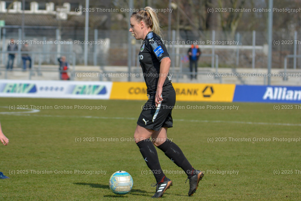 Fussball-BL Frauen 1. FFC Frankfurt vs. FF USV Jena | Sandvej Cecilie #3 (1.FFC Frankfurt); Fussball-BL Frauen 1. FFC Frankfurt vs. FF USV Jena, Fussball-Bundesliga Frauen am 25.03.2018 im Stadion am Brentanobad in Frankfurt/Main, (Deutschland) - Realisiert mit Pictrs.com