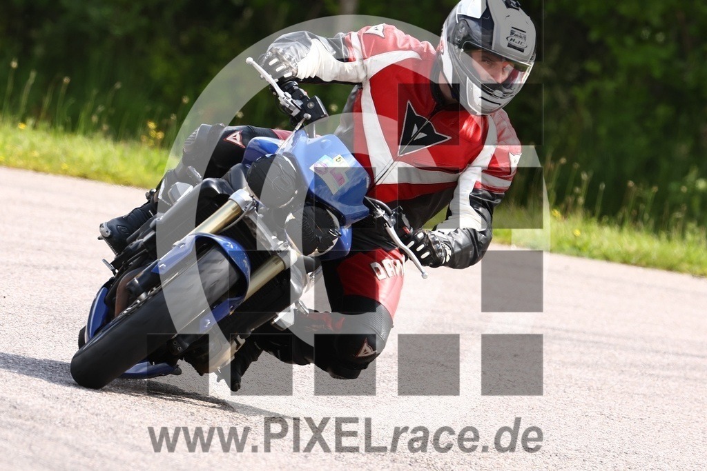 0501-20240601_00974 | Schöne Erinnerungen an spannende Momente - das festzuhalten ist unser Job. PIXELrace.de ist seit 2003 auf den Rennstrecken Europas unterwegs um die Action draußen beim Fahren und die wunderbare Stimmung imm Fahrerlager für euch einzufangen.