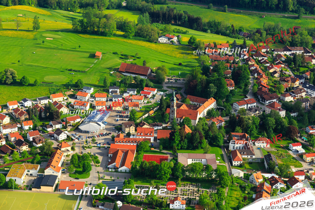 Die Luftaufnahme der Stadt Kempten Allgäu wurde vom UL-Flugzeug heraus erstellt ( keine Drohne )- hohe Auflösung für beste Qualität