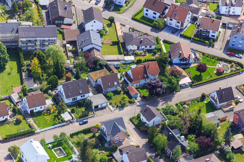 Luftbild: Lärchenstr in Hagenbach im Bundesland Rheinland-Pfalz in Deutschland. Foto: IMG_078542.jpg vom 08.05.2015 durch Werner Riehm/FLY-FOTO.de