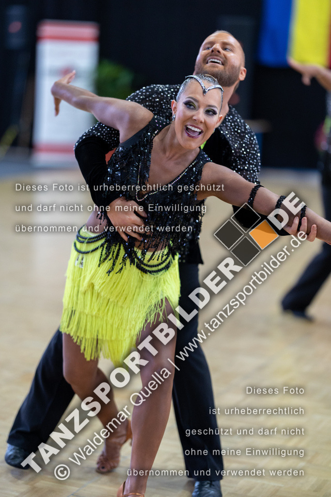 20230423-01096 | Hier finden Sie Tanz Bilder vom Latein und Standard Formationen tanzen. Sportbilder vom Tanzsport. Schöne Fotos und von Weltmeisterschaft, Europameisterschaft, Bundesliga, Regionalliga, Oberliga und Landesliga sowie von GOC Stuttgart, DanceComp, WM Bremen