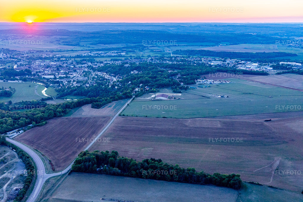 Luftbild: Aérodrome de Neufchateau in Neufchâteau im Bundesland Vosges in Frankreich. Foto: IMG_118399.jpg vom 15.09.2019 durch Werner Riehm/FLY-FOTO.de