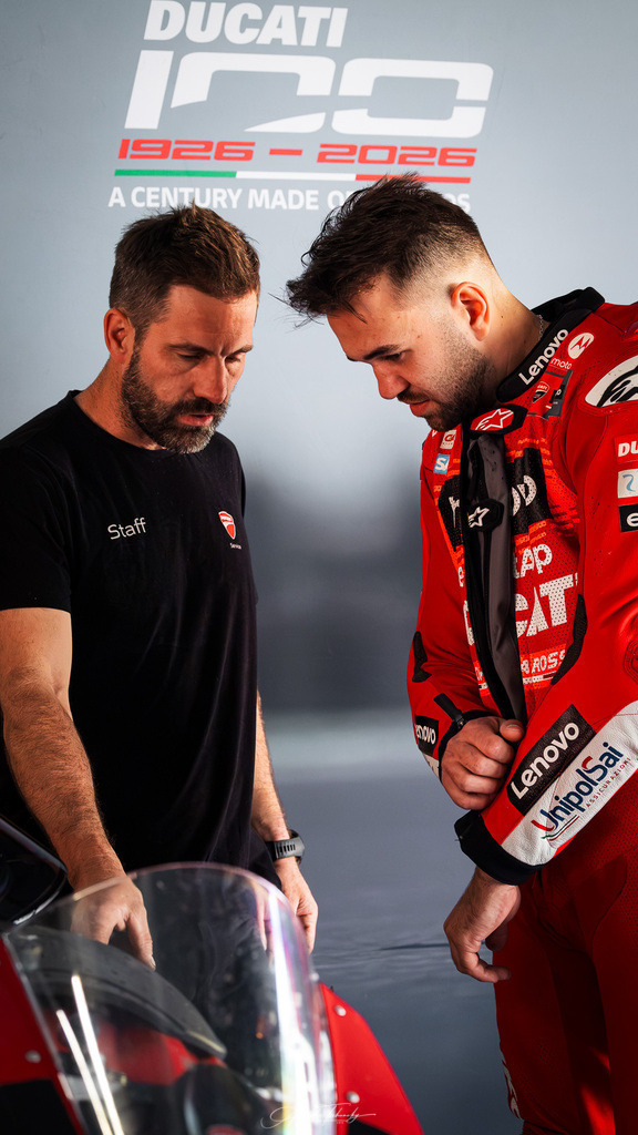 Ducati Trackday Hockenheimring 2026 | Entdecken Sie die faszinierende Welt von Alexander Tschuncky Arts: Kreative Fotografie, atemberaubende Automobilkunst und hochwertiger Bilderdruck. Lassen Sie sich inspirieren! - Realisiert mit Pictrs.com