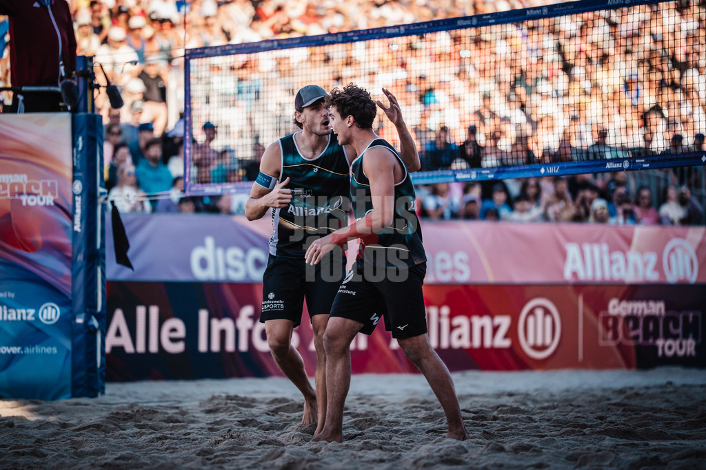 Beachvolleyball | Männer | Finale | Deutsche Meisterschaften 2025 Timmendorfer Strand | 07.09.2025 | v.l. Paul Henning und Lui Wüst jubeln