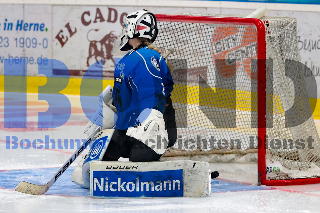 Benefiz-Eishockeyspiel der Polizei Bochum gegen die feuerwehr Duisburg {date} -  | {headline}



(Foto: Sebastian Sendlak / BOND)

 - Realisiert mit Pictrs.com