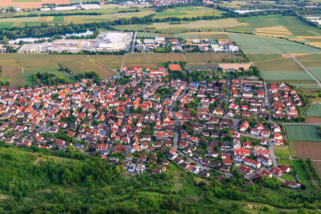 Luftbild: Ortsansicht von Nordwesten im Ortsteil Hirschau in Tübingen im Bundesland Baden-Württemberg in Deutschland. Foto: IMG_66957.jpg vom 07.06.2014 durch Werner Riehm/FLY-FOTO.deAuflösung des Originals: 4752 x 3168 px