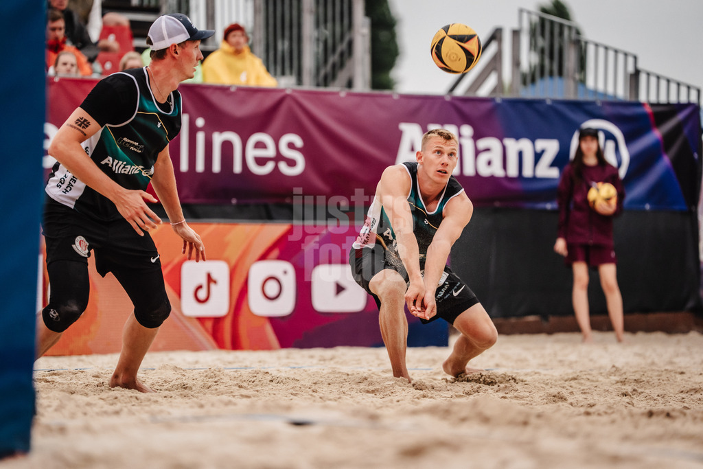 Beachvolleyball | Männer | Allianz German Beach Tour 2025 | Tourstop Bremen | 15.06.2025 | Jonas Reinhardt nimmt den Ball an
