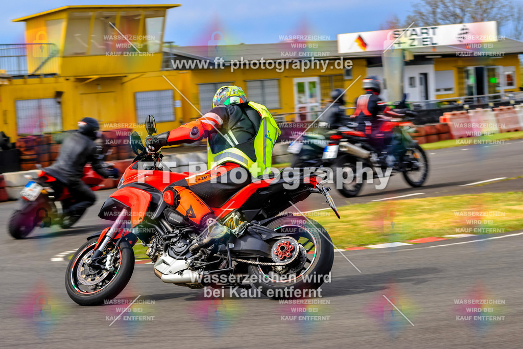 _OTO3441 | Hier findet Ihr Bilder von Touristenfahrten auf der Nürburgring Nordschleife oder von anderen Veranstaltungen die ich besucht habe. Viel Spass beim Durch Schauen 
