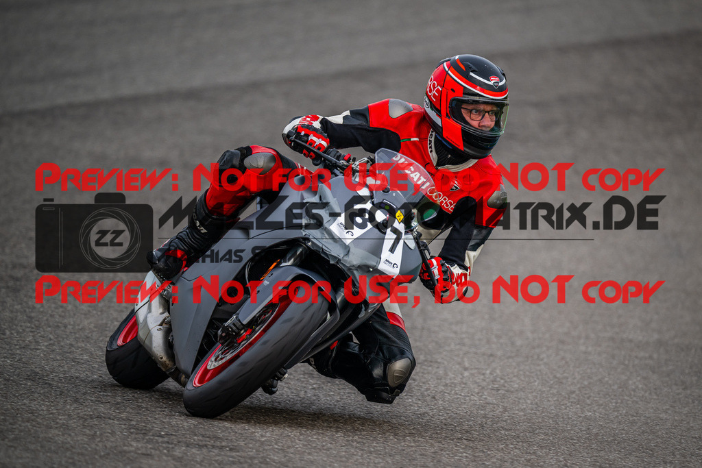 MaZZes_Fotomatrix_20240317_6007705_4659 | Fotograf Mathias Schmid
Sportfotograf,
Eventfotograf,
Hochzeitsfotograf,
Portraitfotograf