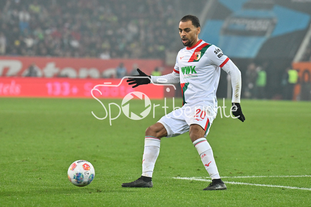 FC Augsburg - Borussia Dortmund | AUGSBURG, GERMANY - with ball Alexis Julian CLAUDE-MAURICE (FC Augsburg 20) during the bundesliga match between FC Augsburg vs. Borussia Dortmund on matchday 9 at WWK Arena on October 31, 2025 in Augsburg, Germany / DFL REGULATIONS PROHIBIT ANY USE OF PHOTOGRAPHS AS IMAGE SEQUENCES AND/OR QUASI-VIDEO
