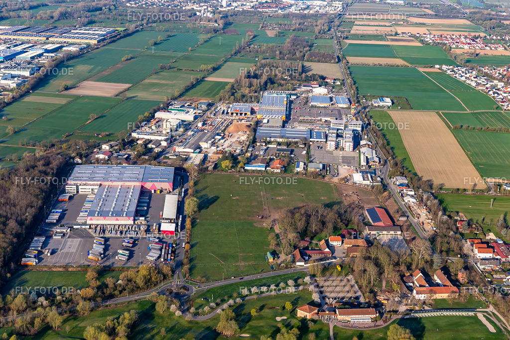 Gebäude der Niederlassung des Baumarktes HORNBACH Bornheim im Ortsteil Industriegebiet Bornheim. | Luftbild: Gebäude der Niederlassung des Baumarktes HORNBACH Bornheim im Ortsteil Industriegebiet Bornheim. im Ortsteil Dreihof in Bornheim im Bundesland Rheinland-Pfalz in Deutschland. Foto: IMG_126391.jpg vom 04.04.2021 durch ©2025 Werner Riehm fly-foto.de/copyright - Realisiert mit Pictrs.com