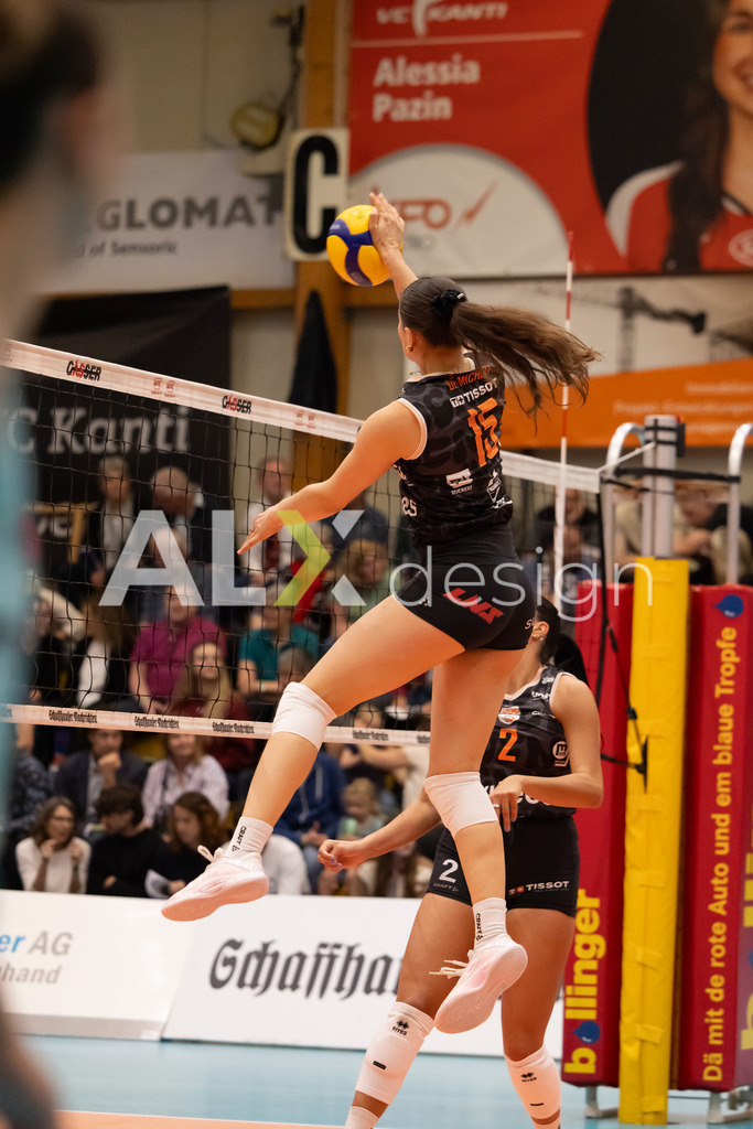 Volleyball I Frauen I Saison 2025-2026 I Volleyball NLA | Women I  Playoffs Finals 2/5 I  VC Kanti Schaffhausen - viteos NUC I  10.04.2026 | 15 Alix De Micheli (CH) (Viteos NUC) – Mitte - Realisiert mit Pictrs.com