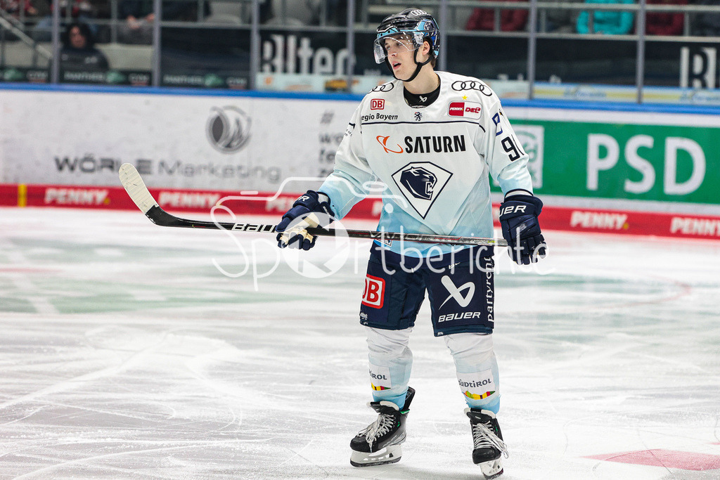 Augsburger Panther - ERC Ingolstadt | Ty RONNING (ING #91) in Aktion