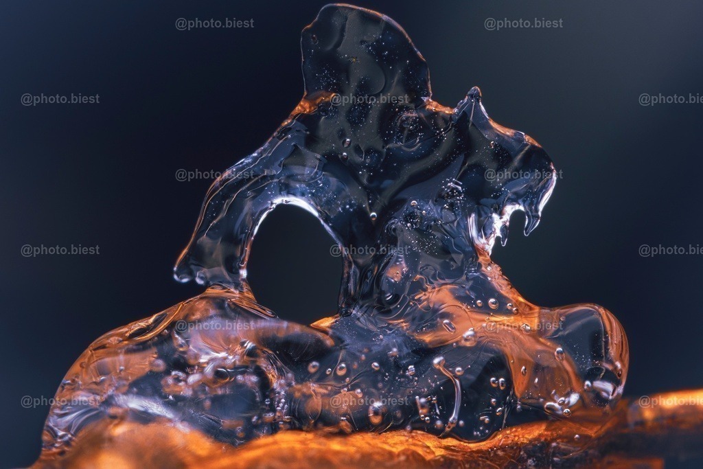 The Thing | Ein nur wenige Millimeter kleines Wesen aus Eis. - Realisiert mit Pictrs.com