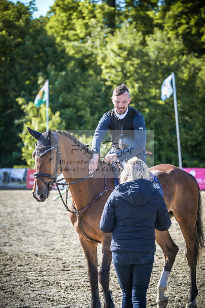 DOS_7274 | Entdecke hochwertige Reitturnierfotos von Foto Oger. Professionell, emotional und authentisch – jetzt Lieblingsmomente im Shop bestellen.Deutschlandweite Turnierfotografie. - Realisiert mit Pictrs.com