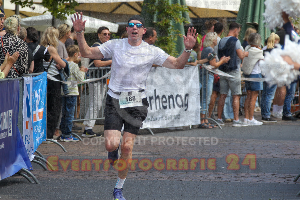 250824_1258_EV4_9686 | Sportfotografie im Rhein-Sieg Kreis, Köln, Bonn, NRW, Rheinland Pfalz, Hessen, etc. Unser Tätigkeitsfeld umfasst den Laufsport vom Volkslauf über den Marathon, Duathlon, Triathon bis zum Ultralauf wie Kölnpfad Ultra oder Schindertrail.