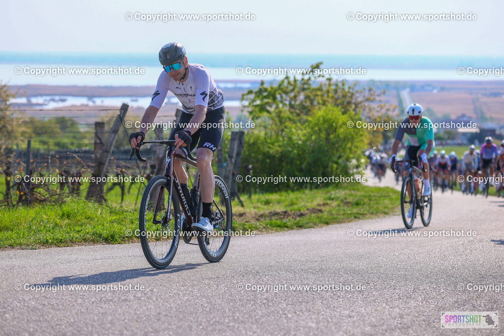 TRA_0432 | Neusiedlersee Radmarathon 2026@sportshot_your_pictrs #yourpictures#roadtowm2029 #nrm #neusiedlerseeradmarathon #neusiedlersee #neusiedlerseetourismus #burgenland #mörbisch #nrm26 #burgenlandtourismus #voglundco #poweredbyburgenlandtourismus #radsport #rad #marathon #ucigranfondo #visitburgenland #ucigranfondoworldseries